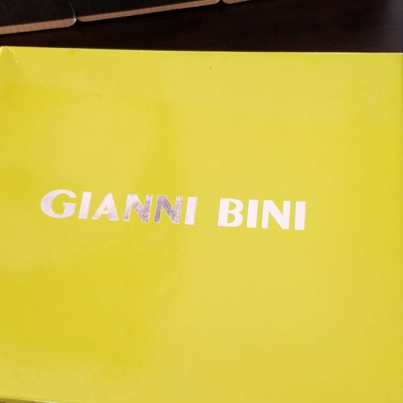 NWB Gianni Bini 4" Heels - Picture 5 of 7